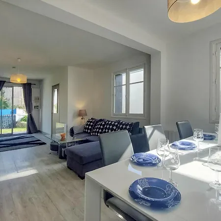 4 Bedroom Amazing Home In Royan Royan