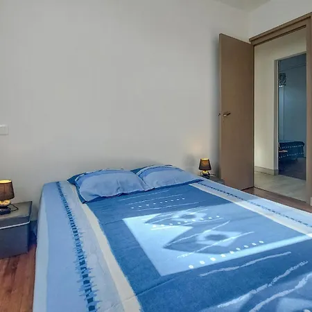 Prázdninový dům 4 Bedroom Amazing Home In Royan Royan