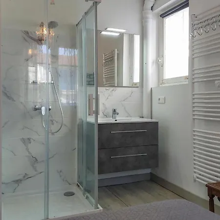 4 Bedroom Amazing Home In Royan Prázdninový dům