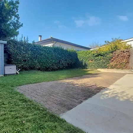 Σπίτι διακοπών 4 Bedroom Awesome In