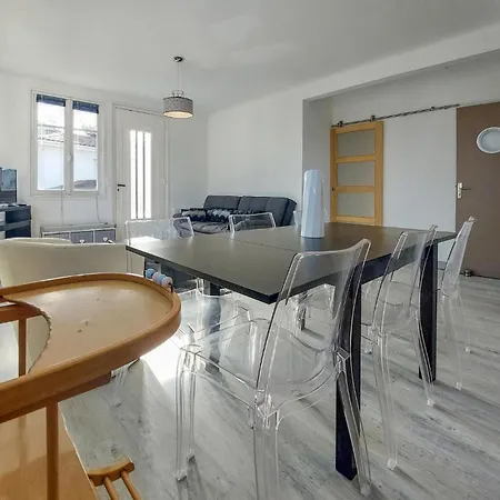 Prázdninový dům 4 Bedroom Amazing Home In Royan Royan