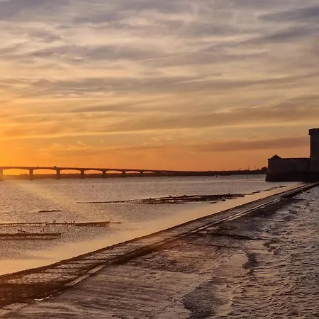 4 Bedroom Awesome In Σπίτι διακοπών *