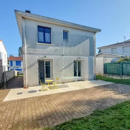4 Bedroom Amazing Home In Royan Prázdninový dům