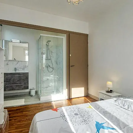 4 Bedroom Amazing Home In Royan *